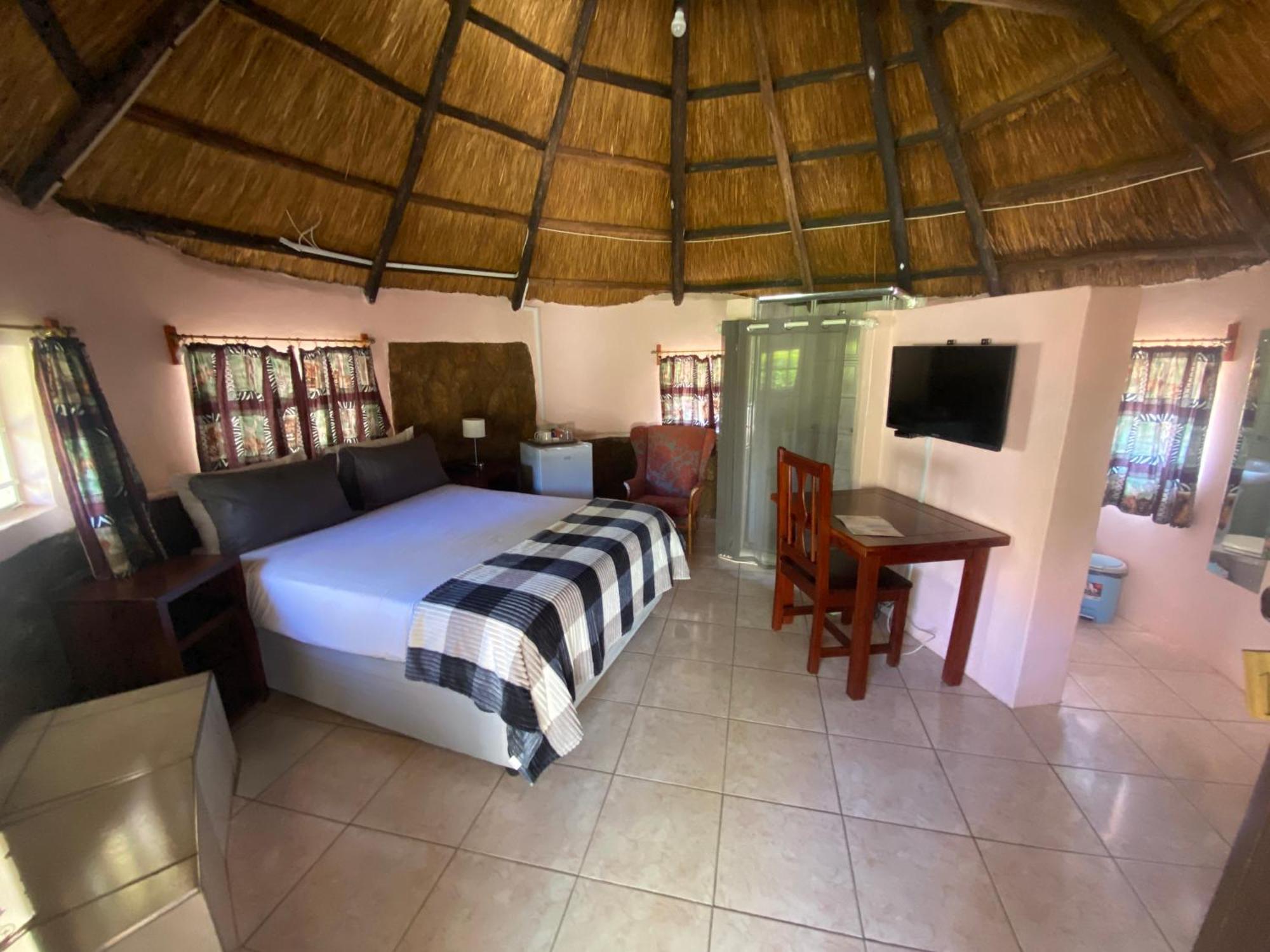 Lynns Guest House Булавайо Экстерьер фото